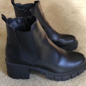 Steve Madden chunky Chelsea  boots